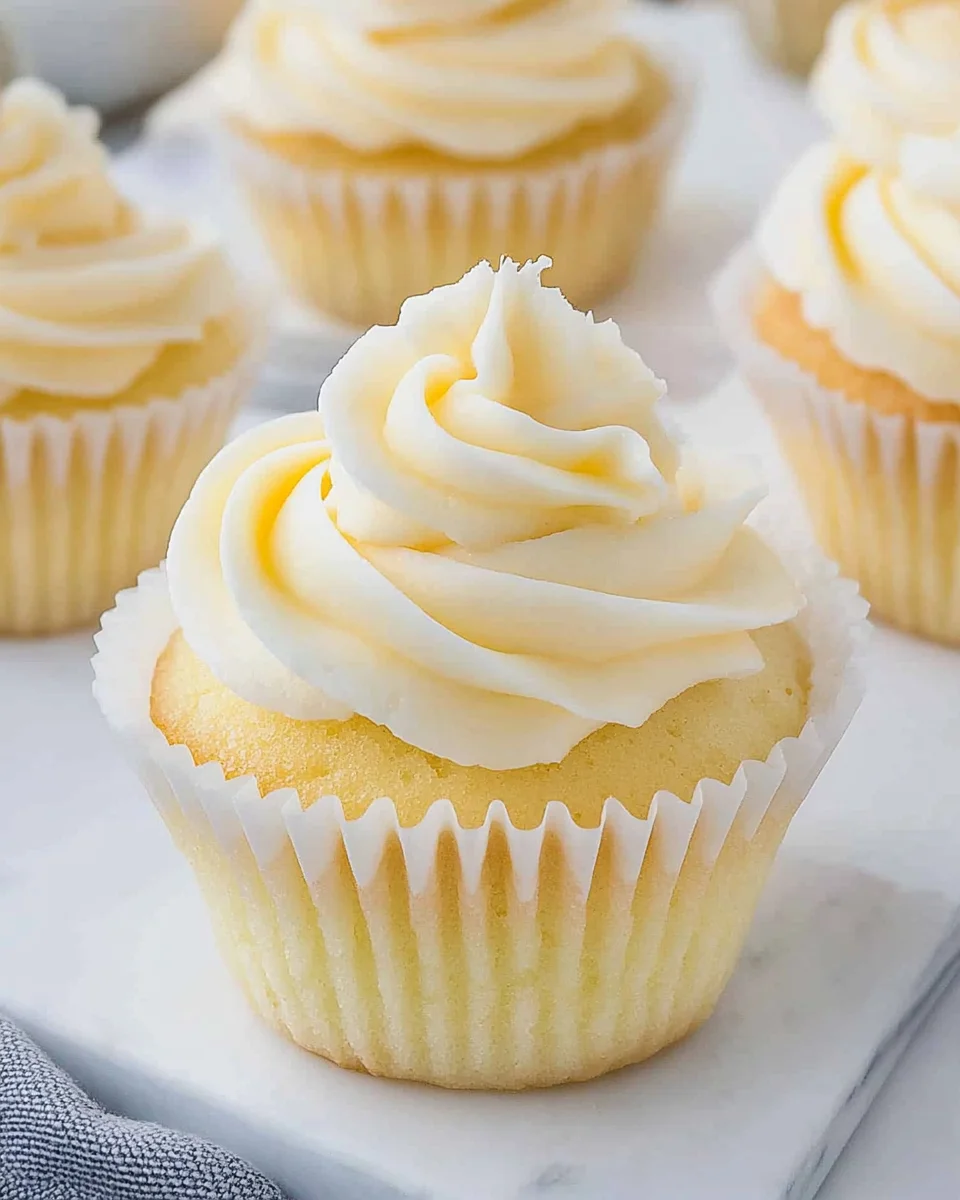 Classic Vanilla Cupcakes Classic